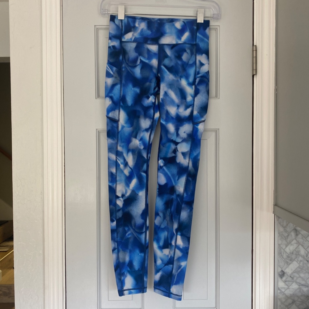 Lululemon leggings size 4